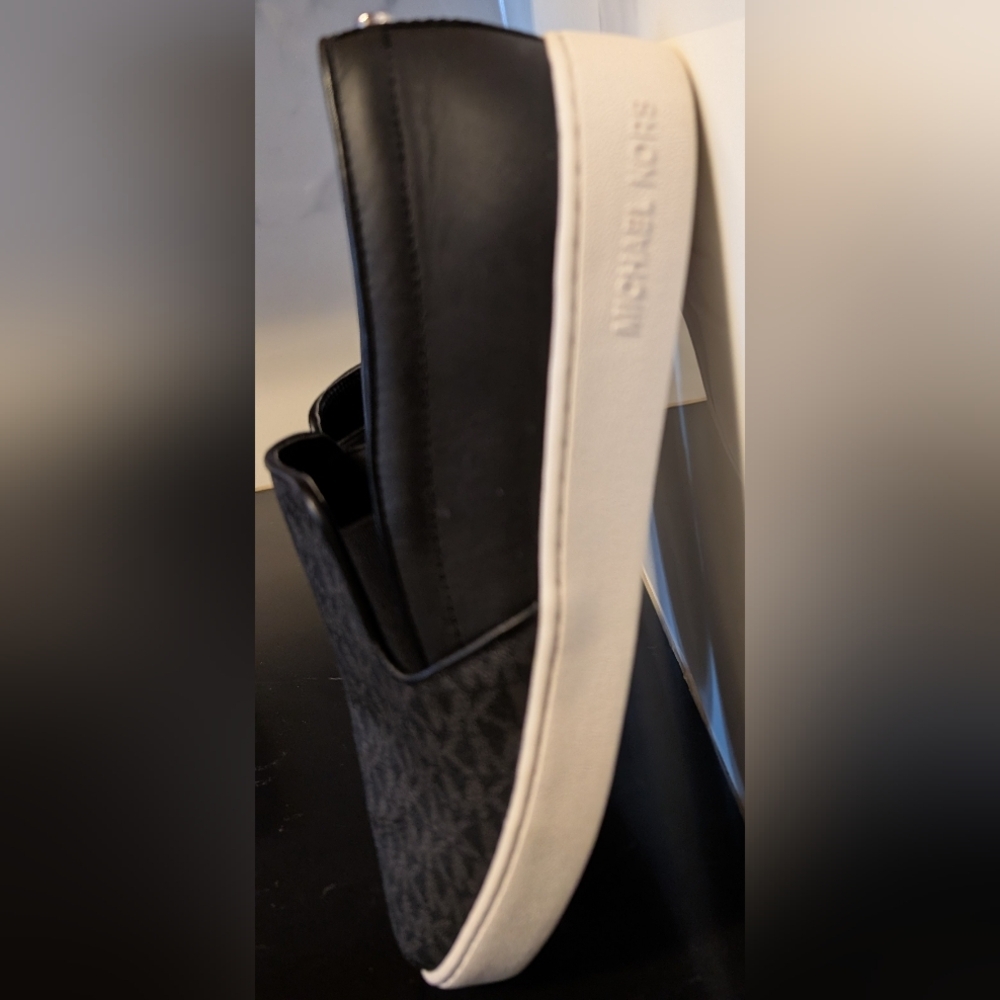 Michael Kors Keaton Logo Slip-On Sneakers Size 11M Used Exc MSRP $99 - Picture 8 of 9